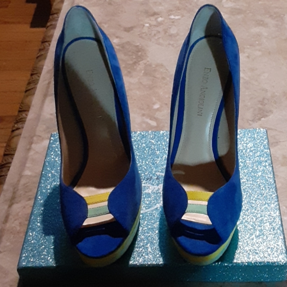 Shoes - Picture 5 of 5